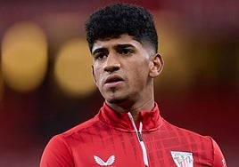 El Eibar da la bienvenida por todo lo alto a Adu Ares, fichado hasta el 2030.