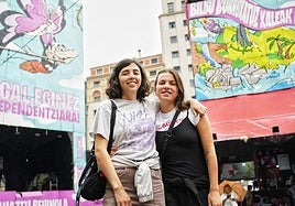 La directora Sara Fantova y la actriz protagonista de 'Jone, batzuetan', Olaia Aguayo,