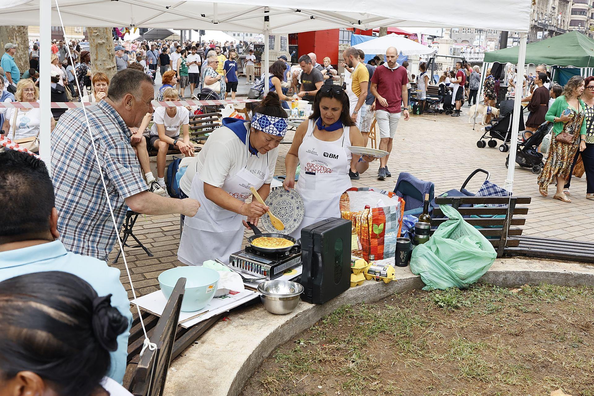 El olor a patata frita impregna El Arenal