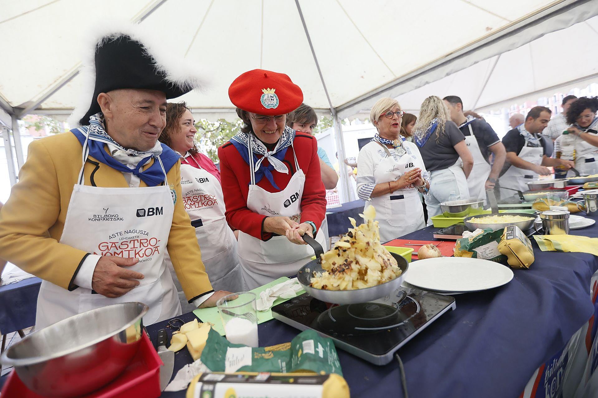 El olor a patata frita impregna El Arenal