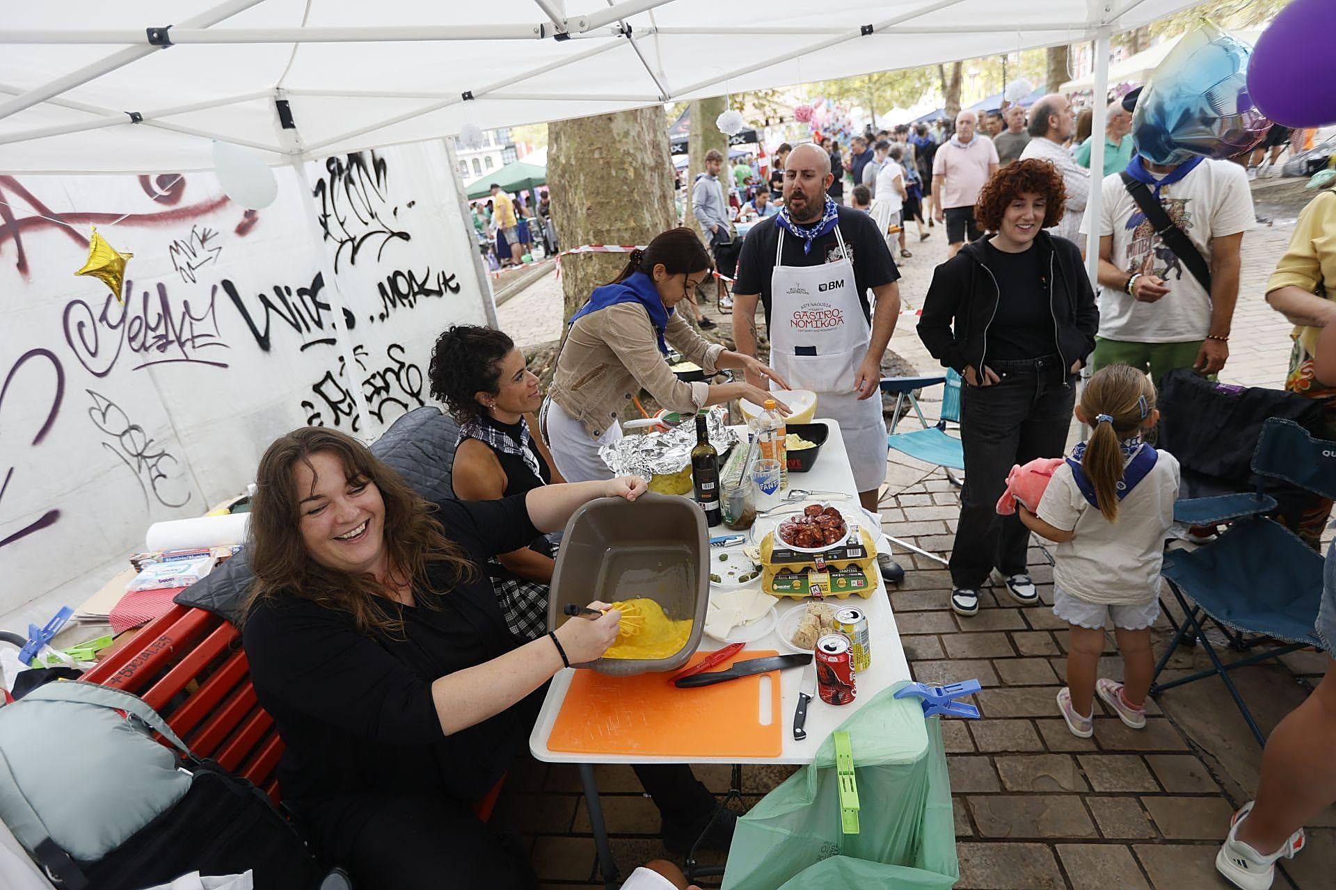 El olor a patata frita impregna El Arenal