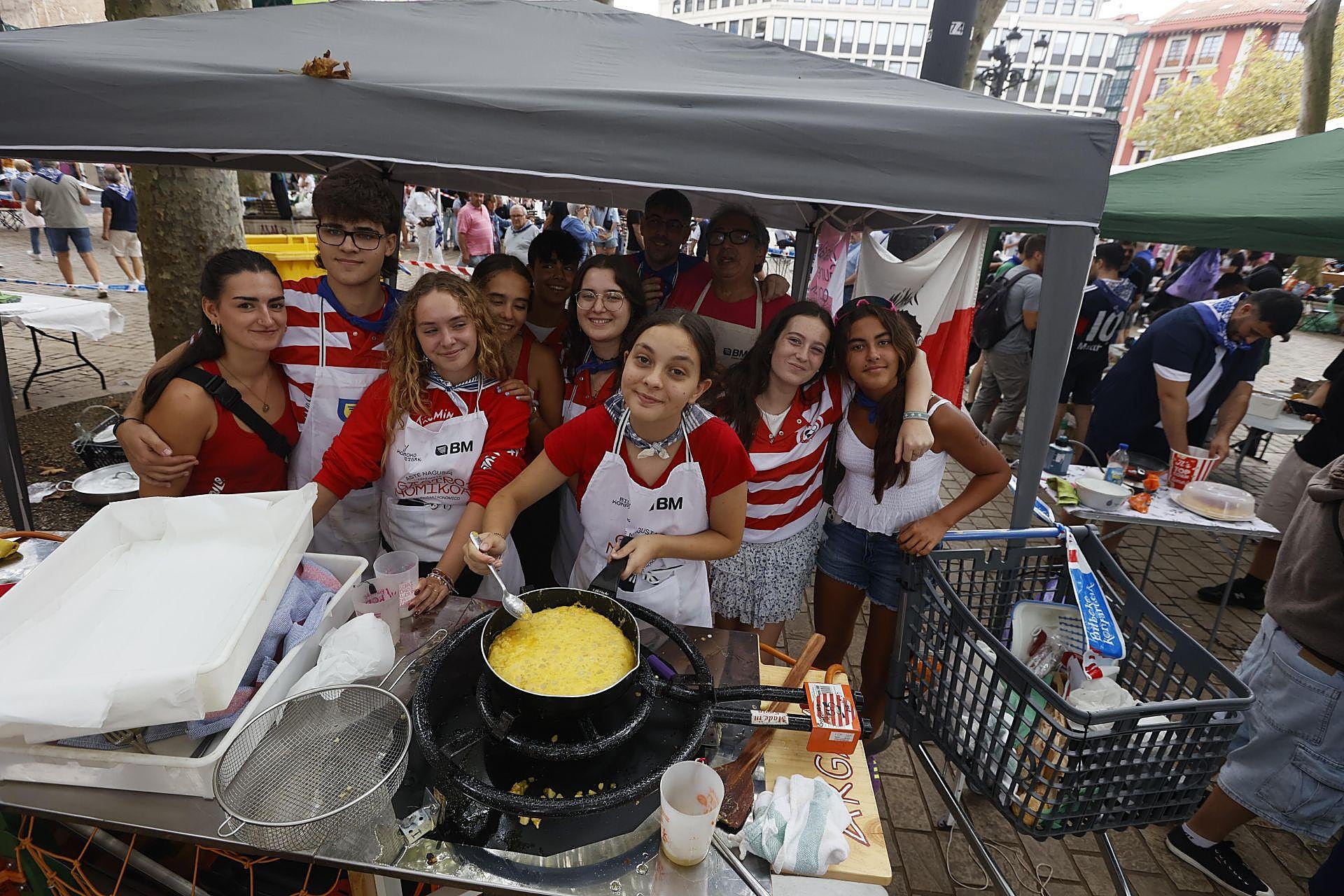 El olor a patata frita impregna El Arenal