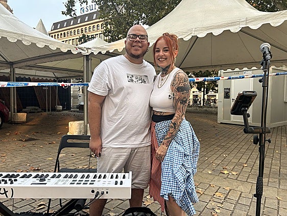 Johnny Naveda y Vittersweet, antes de una de sus actuaciones en El Arenal de Bilbao.