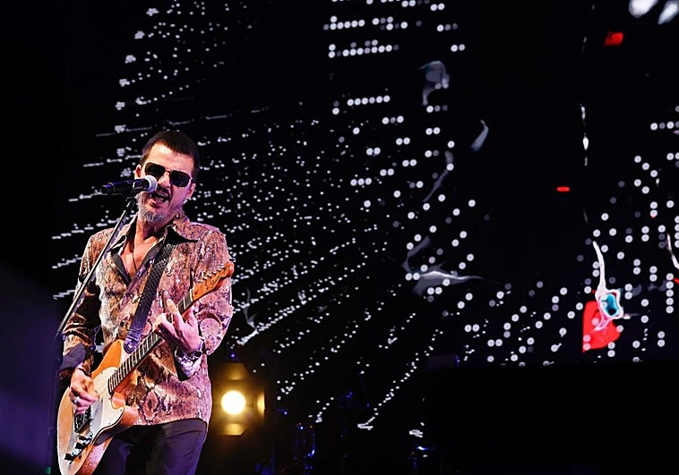 Un eufórico y brillante Coque Malla convierte Abandoibarra en una Niza sin franceses