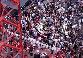 Bilbao disfrutó del tecno más atrevido en el emplazamiento histórico de la grúa Carola