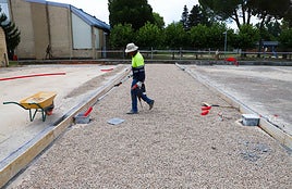 La última fase será colocar las pistas y los cerramientos.