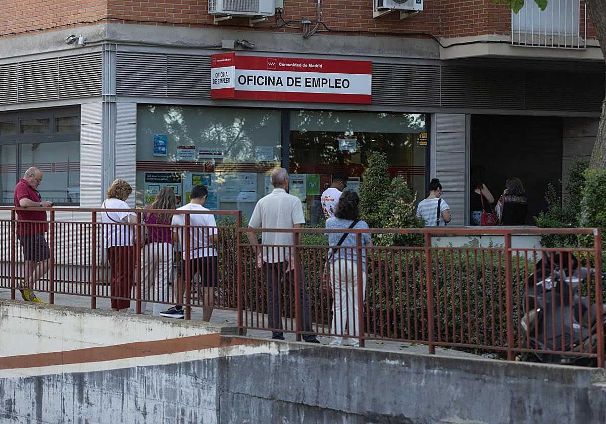 Los parados perderán 90 euros al mes del subsidio del SEPE a partir del año de prestación