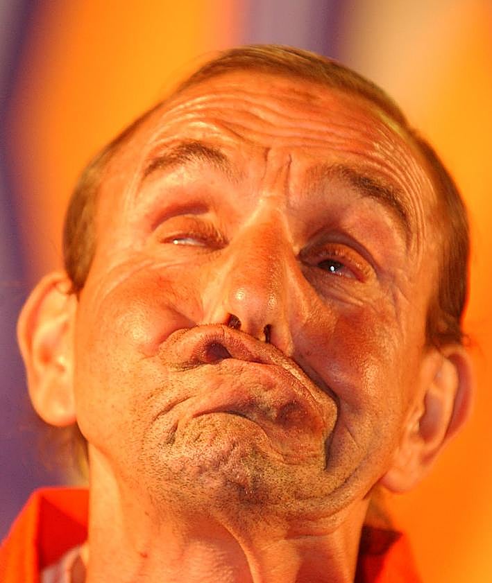 Imagen secundaria 2 - No eran las niñas más feas de Bilbao