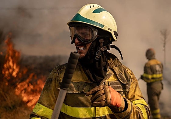 El incendio de Oímbra lleva devoradas 12.000 hectáreas de acuerdo con cifras de la Xunta.