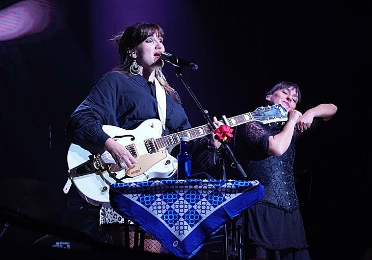 Sesión de concierto y de terapia con una Rozalén que quiso «hacer llorar a los vascos»