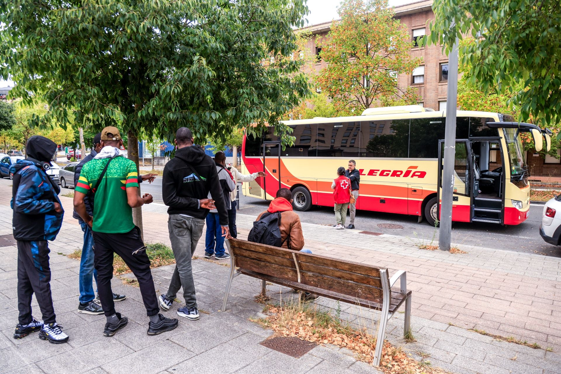 El Gobierno vasco inicia el traslado de parte de los malienses que viven en las calles de Vitoria
