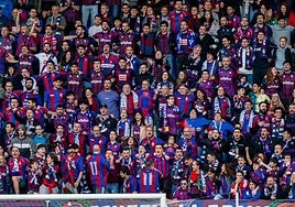 Será difícil ver la grada de Ipurua a rebosar unas fechas en las que la ciudad está vacía, pero los que acudan se volcarán al máximo en el estreno liguero de su equipo.