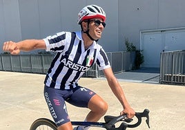 El cabreo de Mikel Landa con una aerolínea por perder su maleta justo antes de la Vuelta: «¿La recojo yo en Barcelona?»