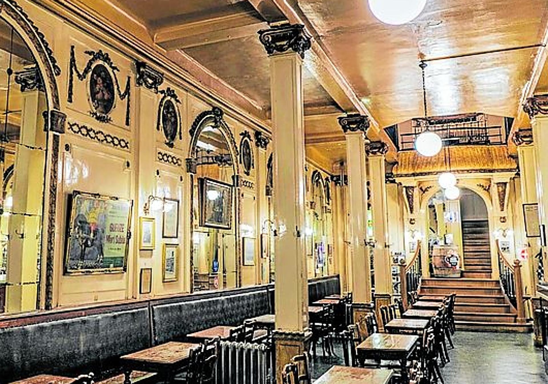 El bar 'À la Mort Subite' que frecuentaba es un clásico.