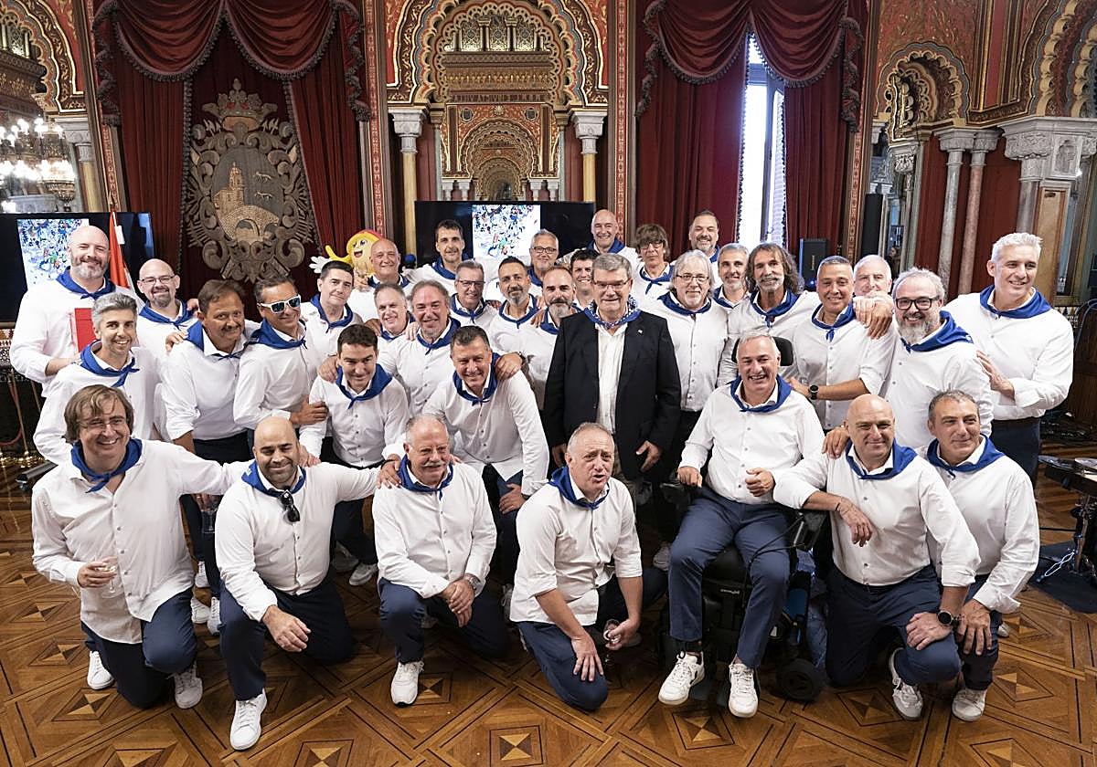 Aburto lo da todo con el 'La, la, la' de Massiel