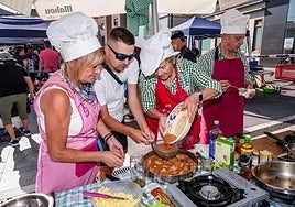 El certamen congregó a «casi un centenar» de grupos en la plaza Aldai