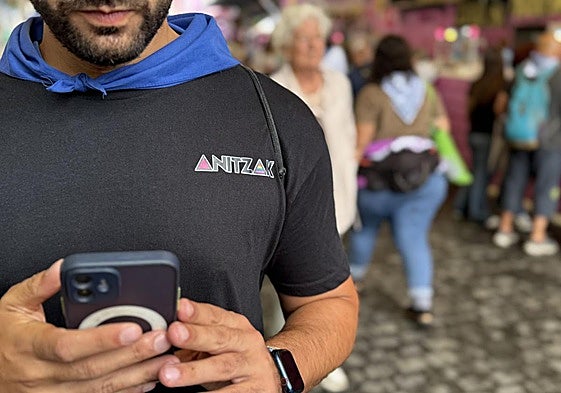 Anitzak presta servicio durante todo el año, y esta Aste Nagusia ha colaborado con el Ayuntamiento.