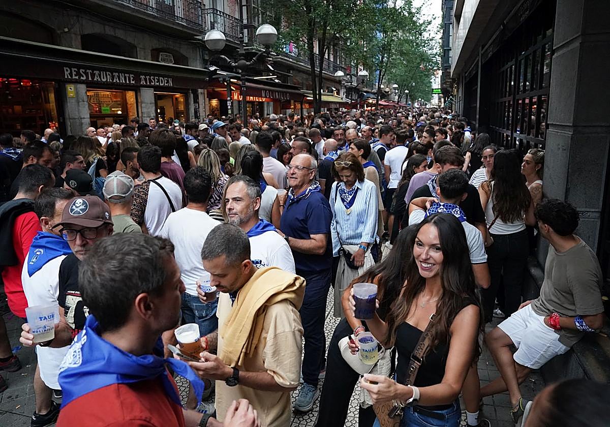 Ambiente en la calle Ledesma.