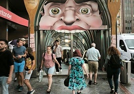 Vista de una de las entradas al metro en Moyúa durante Aste Nagusia.