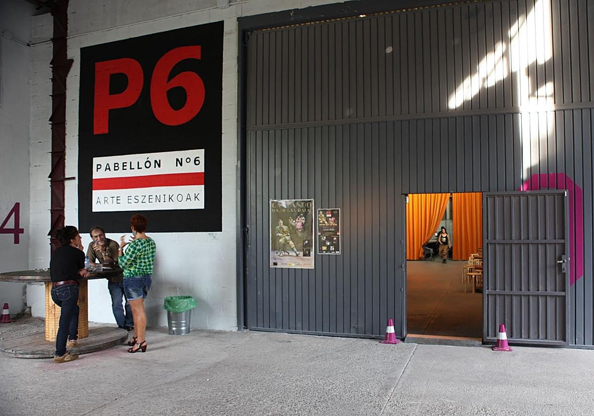 Entrada al Pabellón 6, en Bilbao.