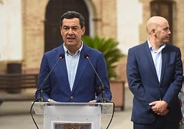 El presidente de la Junta de Andalucía, Juanma Moreno, en su comparecencia de este martes.