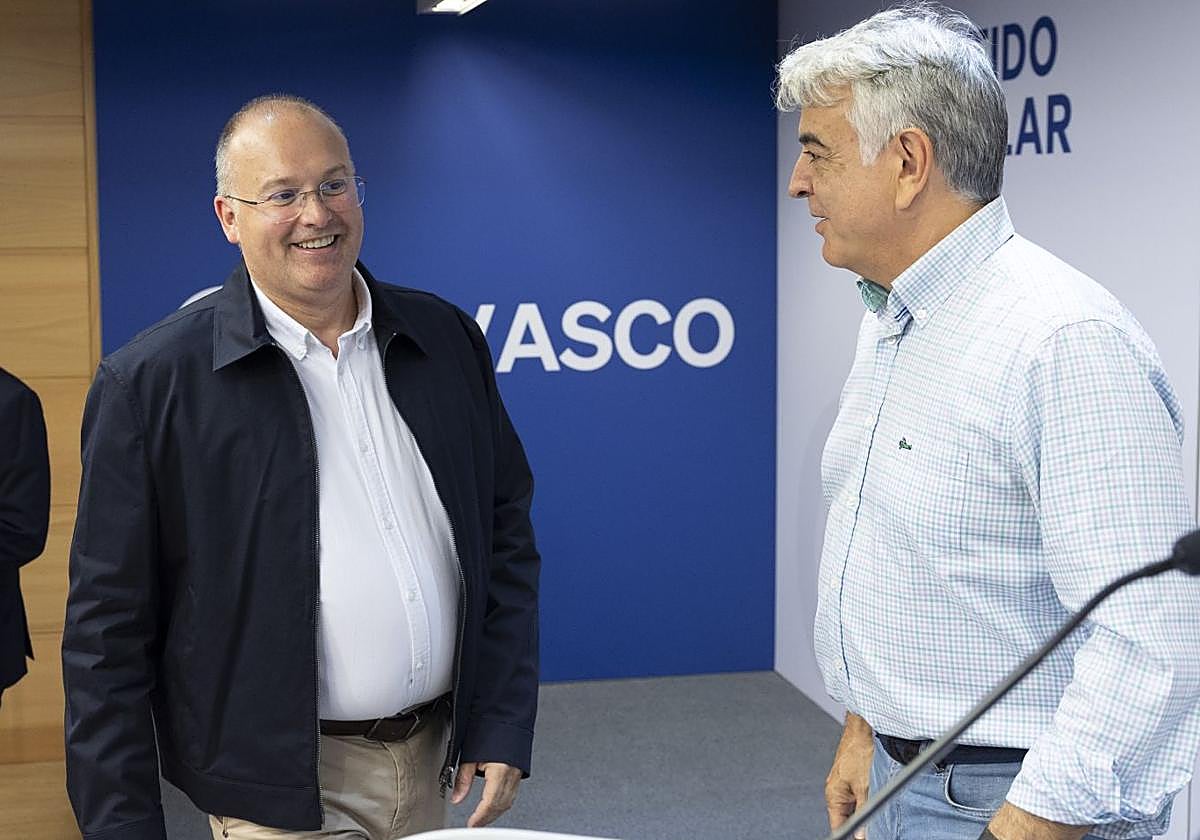 Tellado y De Andrés, en el acto político celebrado en San Sebastián.