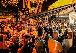 Las txosnas de Vitoria incorporaron el TicketBai este año para esquivar las multas que recibieron en 2024.