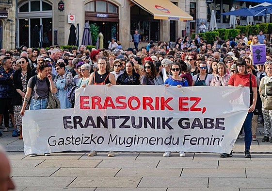 Concentración en Vitoria por una agresión machista.