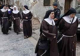 Las monjas cismáticas de Belorado en las inmediaciones del juzgado de Briviesca.