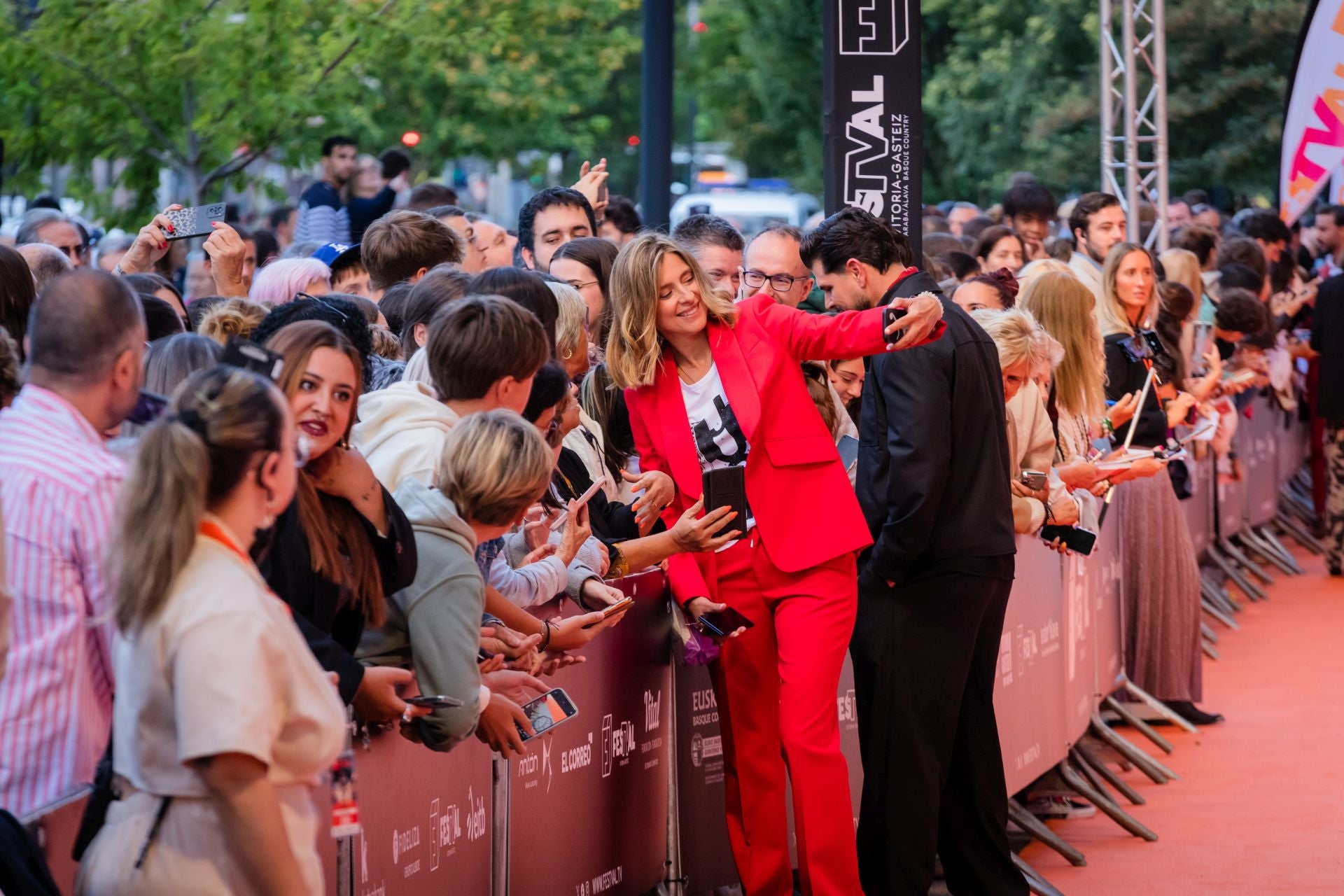 Las imágenes de la alfombra naranja de Supervivientes