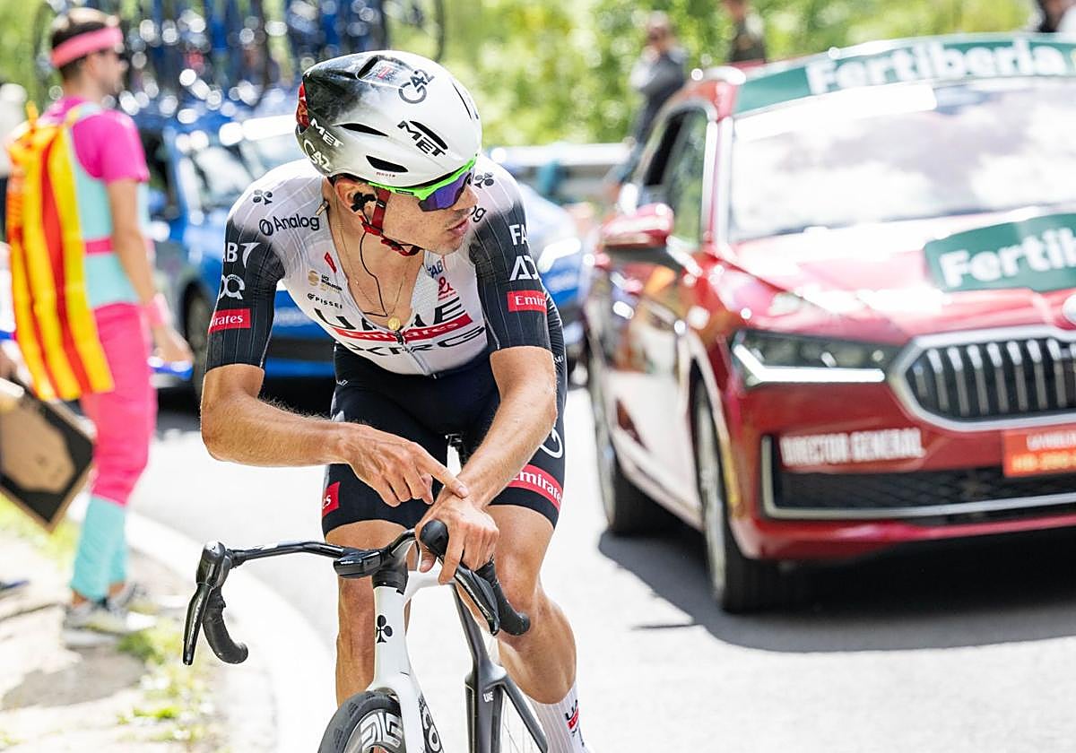 El UAE anuncia la rescisión de contrato de Juan Ayuso