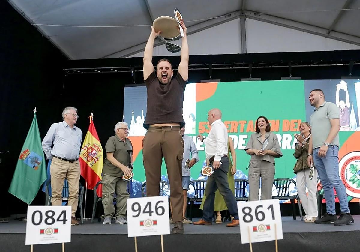 Paga 37.000 euros por el mejor queso cabrales y se le cae al suelo