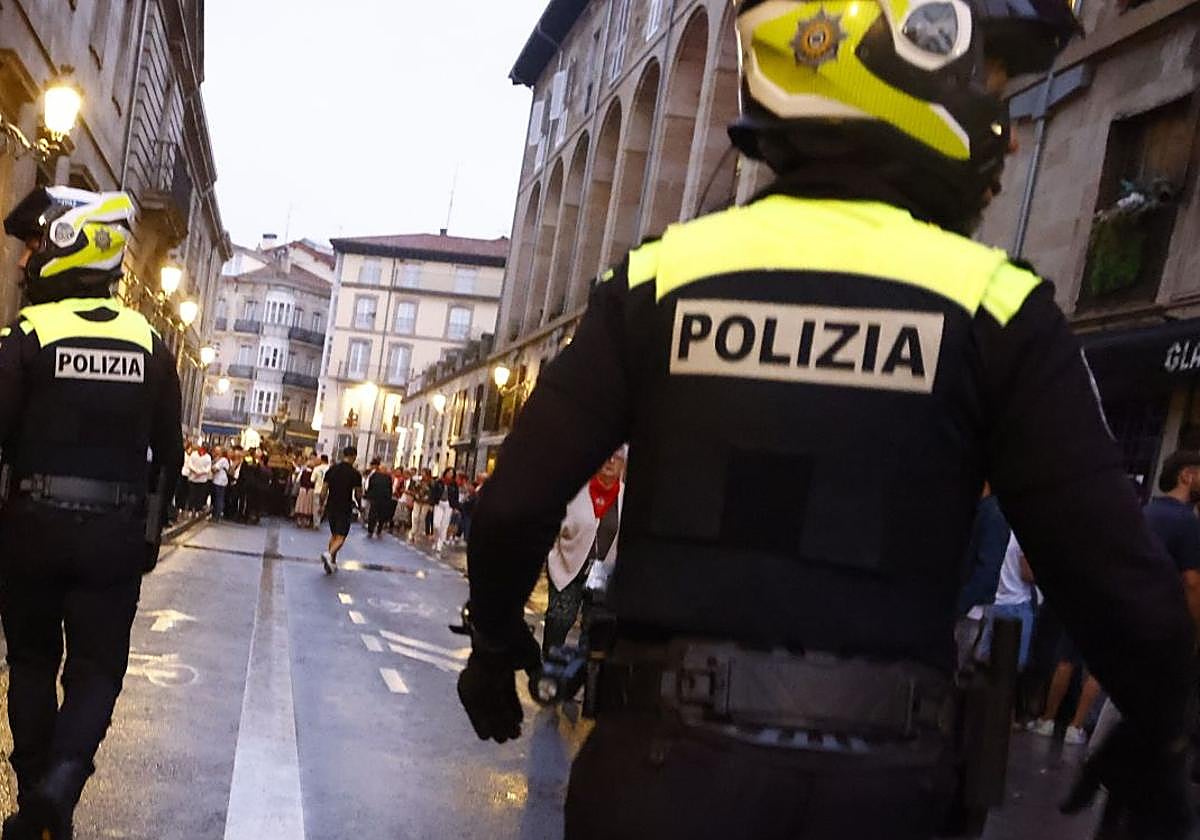 Detenido un hombre de 41 años por portar «multitud de sustancias sospechosas» en Vitoria