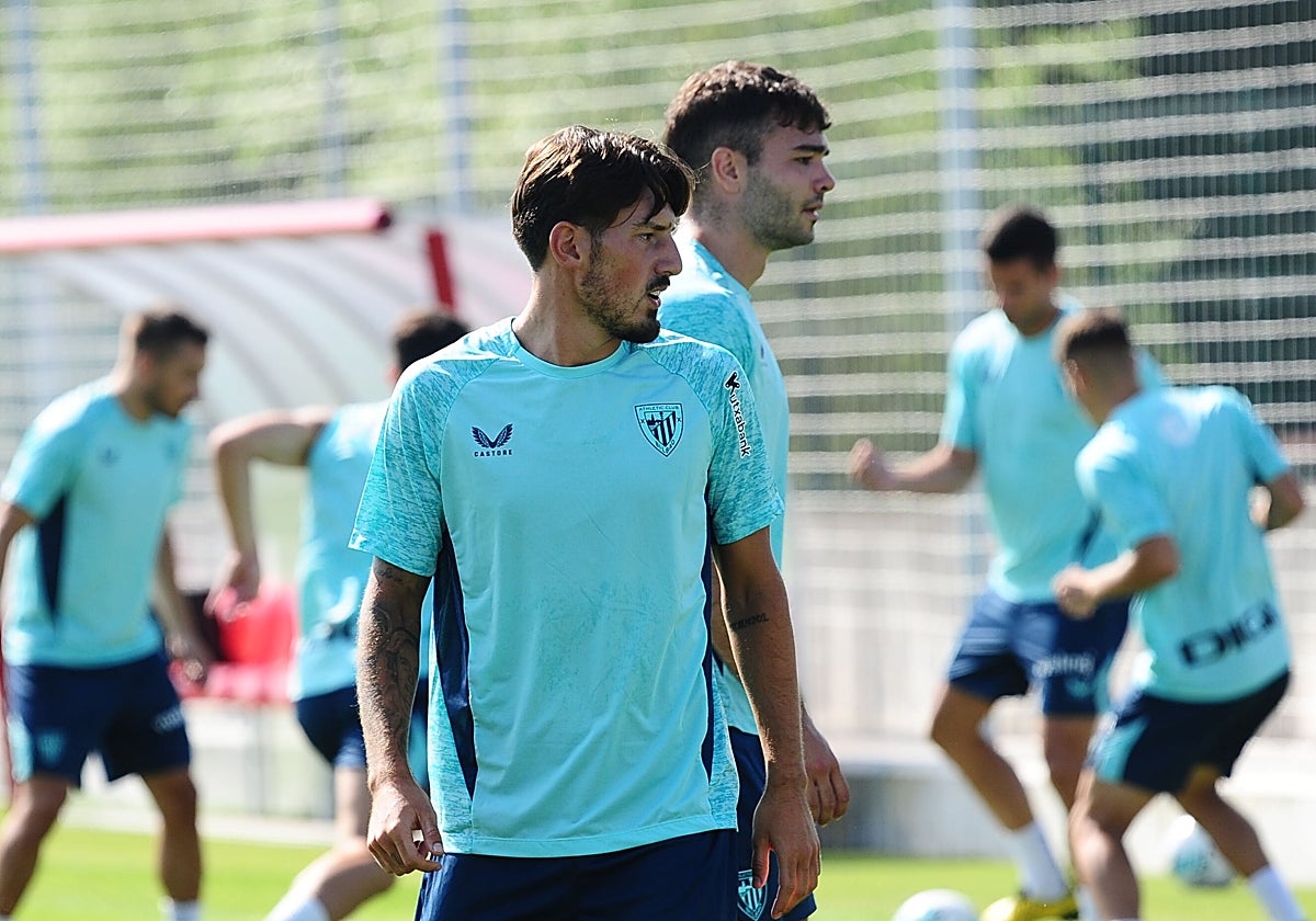 Unai Vencedor se ejercita en Lezama.