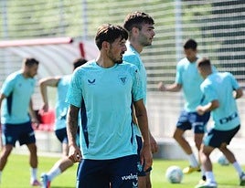 Unai Vencedor se ejercita en Lezama.