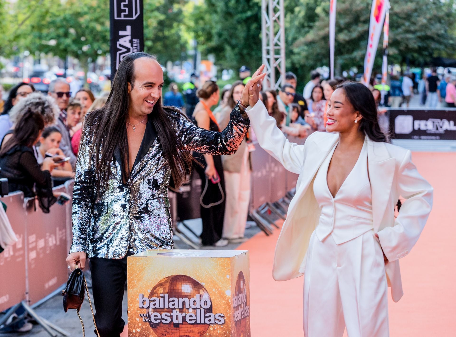 Los protagonistas de &#039;Bailando con las estrellas&#039; en la alfombra naranja