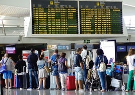 El aeropuerto de Bilbao cerró su mejor julio este año, con una cifra récord de 690.201 viajeros.