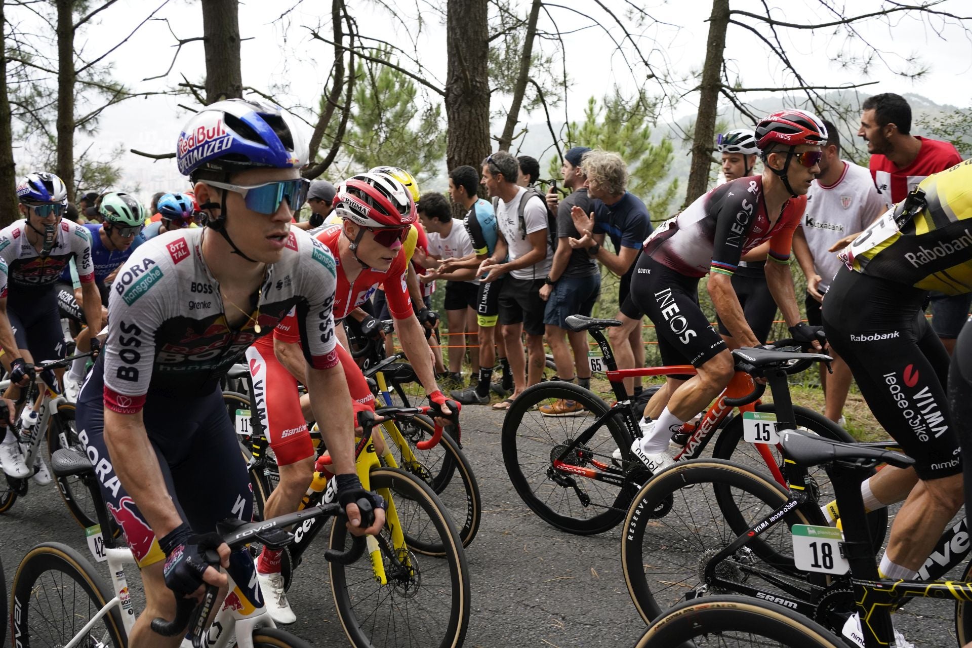 El espectacular recorrido de La Vuelta en Bizkaia