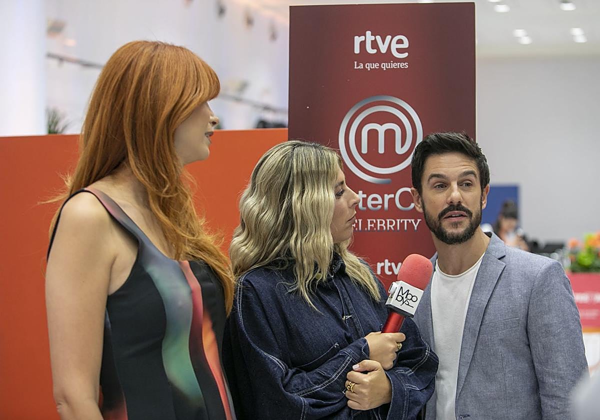Los concursantes Valeria Vegas, Valeria Ros y Alejo Sauras, durante la promoción.