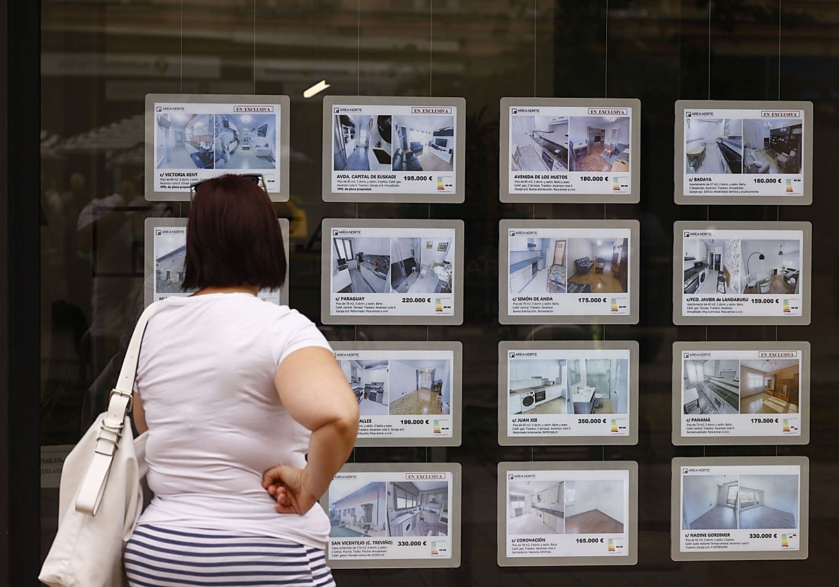 Un asesor inmobiliario a los que dejan un piso de alquiler: «Debes reclamar esto si el casero devuelve tarde la fianza»