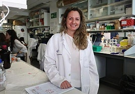 La doctora Leire Bejarano, en uno de los laboratorios de Biogipuzkoa.