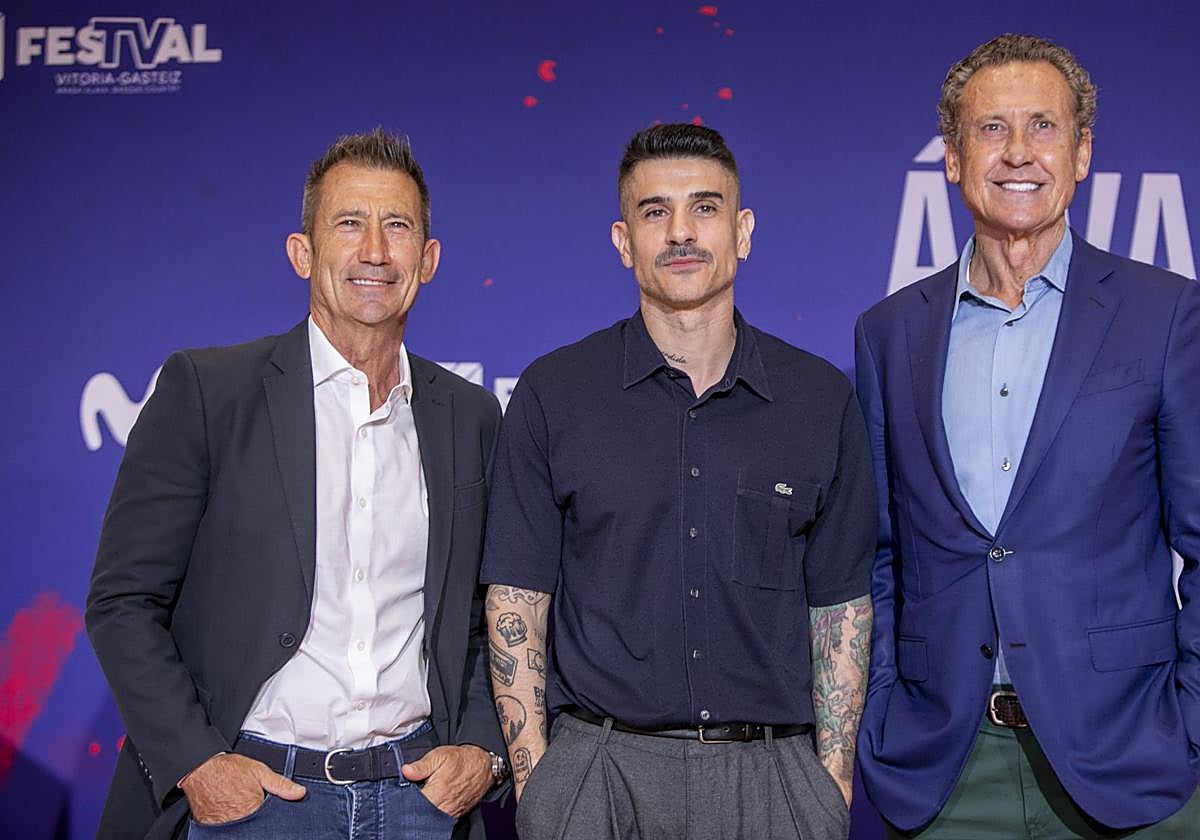 Carlos Martínez, Álvaro Benito y Jorge Valdano.