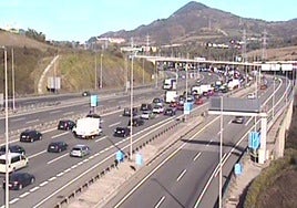 Mañana complicada en la A-8: un accidente en Ortuella provocó retenciones kilométricas en sentido Cantabria