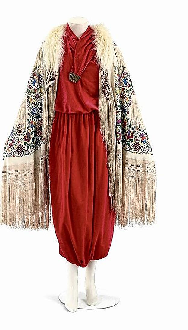 Juego de contrastes.'Flammes', de Paul Poiret (1911).