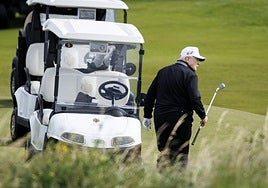 Donald Trump, AEB-ko presidentea, bere Eskoziako golf zelaietan.