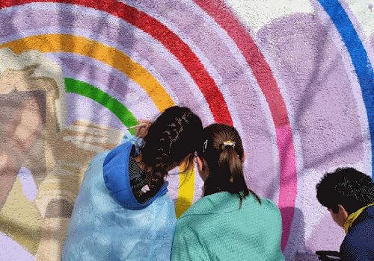 Nueva cara para el mural de Ariznabarra