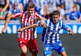 Tenaglia, impecable como central, intenta imponerse al colchonero Sorloth