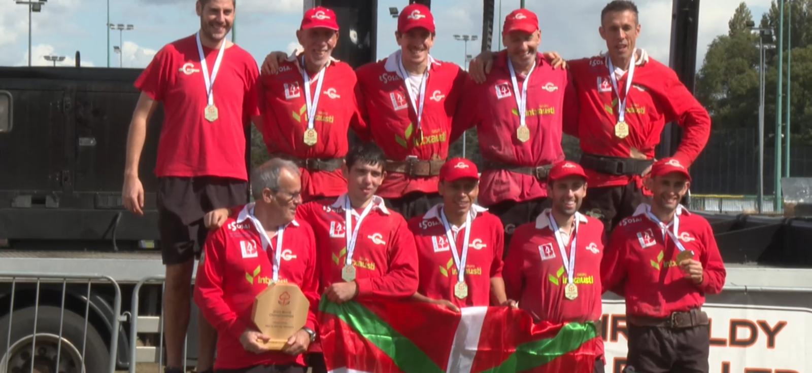 Gizonen taldea, urrea lortu ondoren.