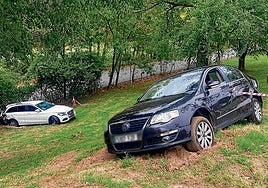 Los coches quedaron atrapados en la mañana del domingo en el barro en el hoyo 3 del campo de golf de Laukariz.