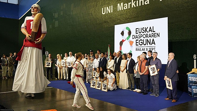 La vuelta al mundo de la cesta punta